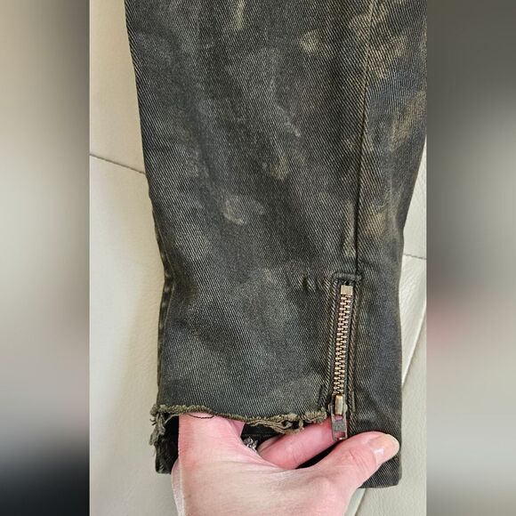 🎁Zara basic dark green camouflage like print denim - Picture 4 of 4